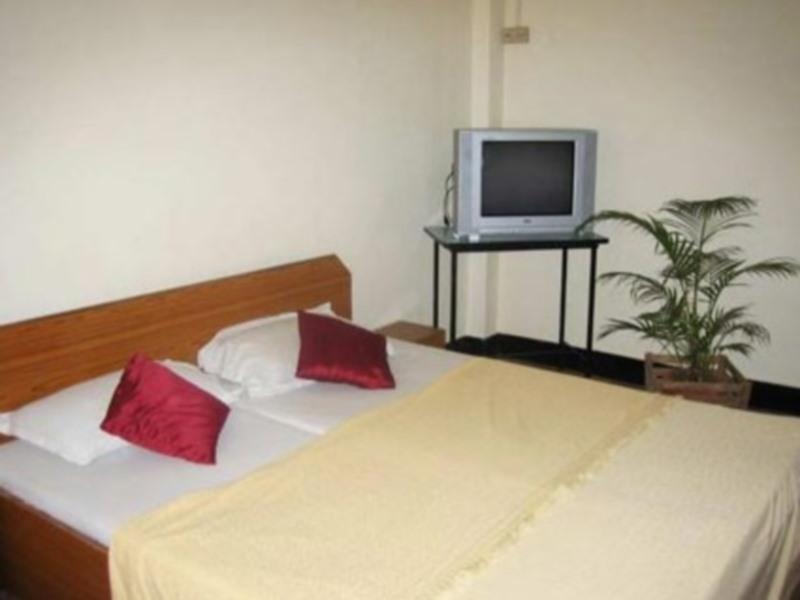 Hotel Ferreira Resort Лонавала Экстерьер фото