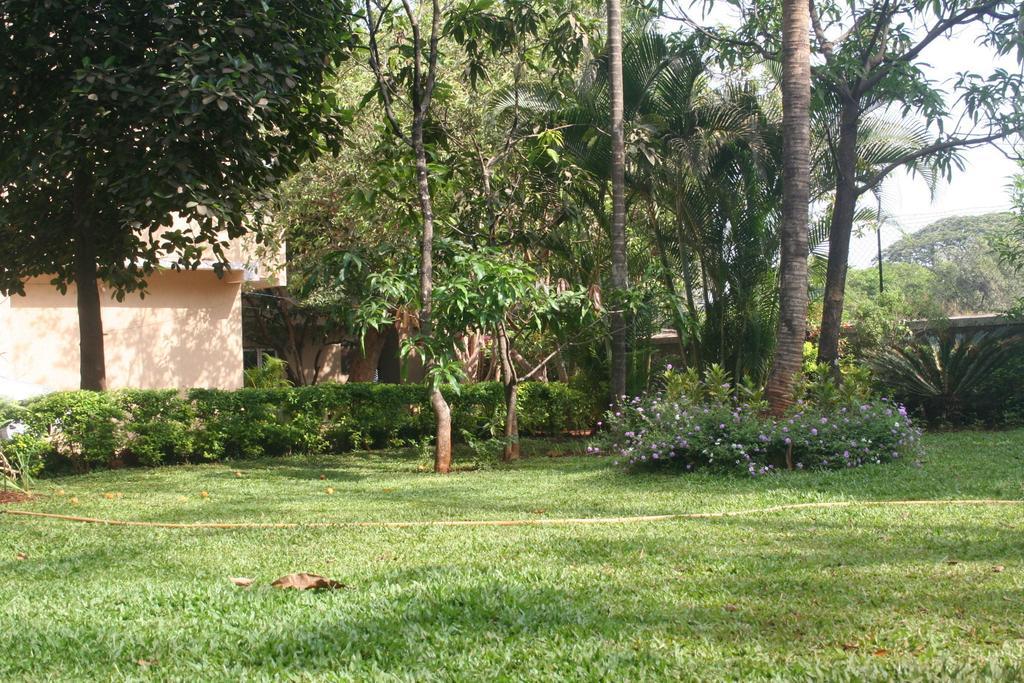Hotel Ferreira Resort Лонавала Экстерьер фото