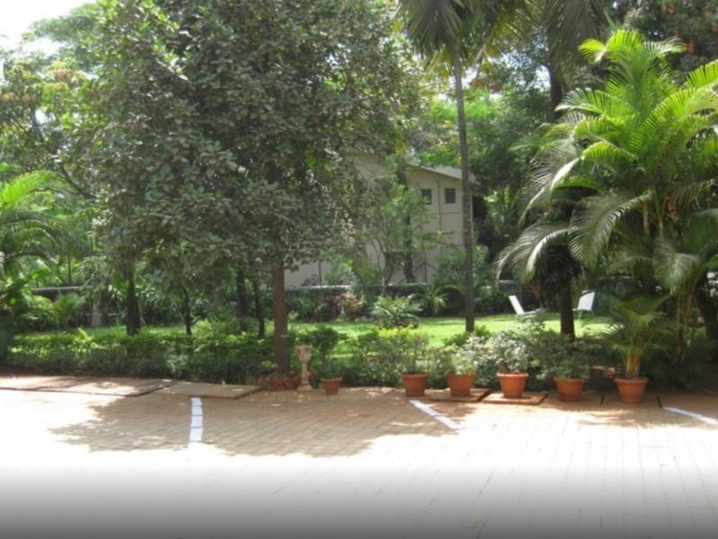 Hotel Ferreira Resort Лонавала Экстерьер фото